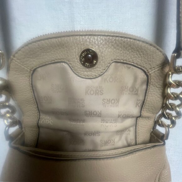 Michael Kors Bedford Tan Leather Flap Crossbody Bag - Adjustable Shoulder Strap - Picture 9 of 16